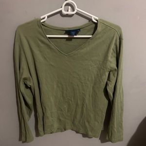 light green , v neck long sleeves. perfect for relaxing
